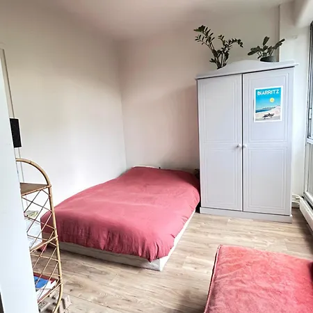 Face Au Bois De Boulogne Et Proche Champs-elysees Apartment
